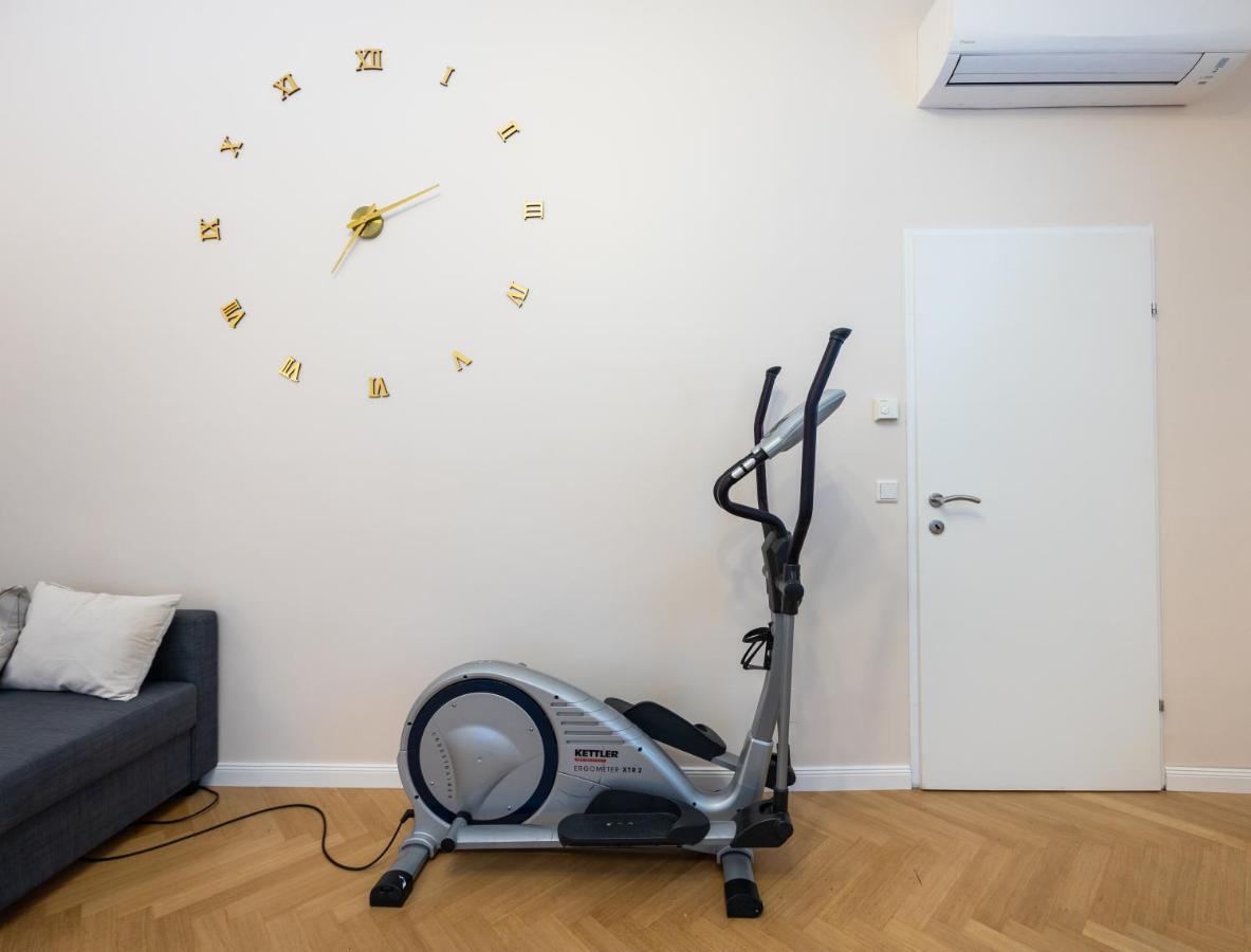Charming Near Prater Apartament